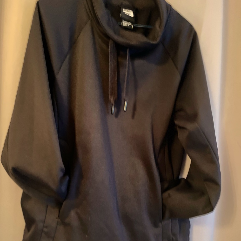 Black pullover Northface w draw strings